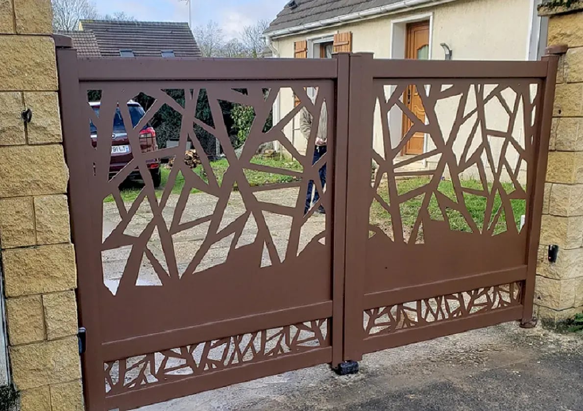 Portail Broceliande personnalisé sur mesure de couleur Mars rouille  - Oise 60240
