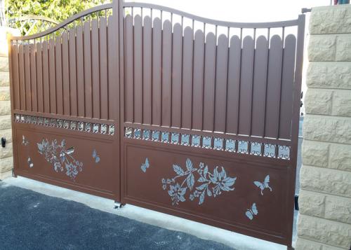 Portail traditionnel decor laser papillon cuigieres oise